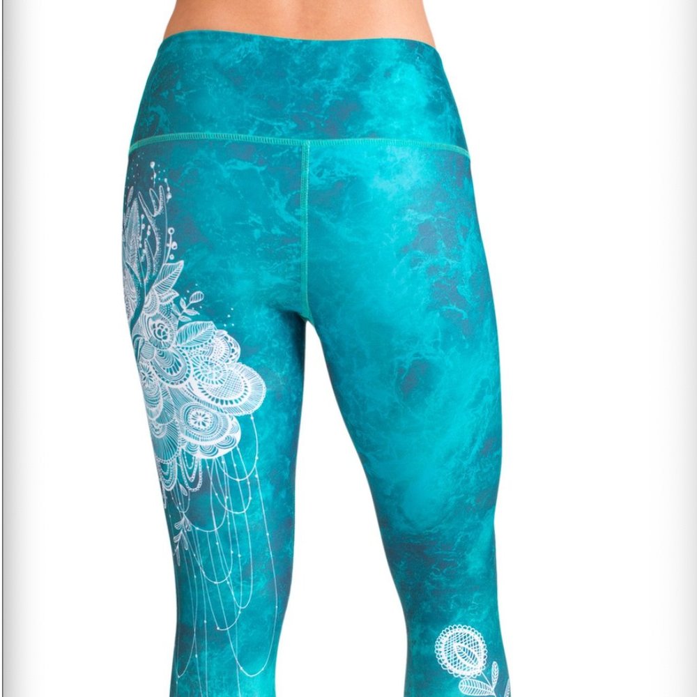 *SOLD* Inner Fire | Deer Love Capris - Picture 4 of 7